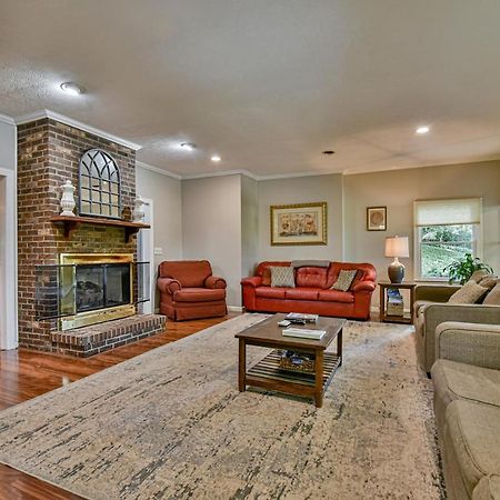 South Asheville Home With Hot Tub Just 11 Miles To Downtown Buitenkant foto