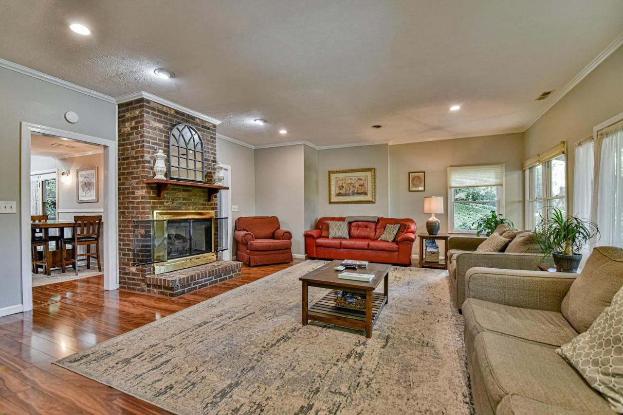 South Asheville Home With Hot Tub Just 11 Miles To Downtown Buitenkant foto