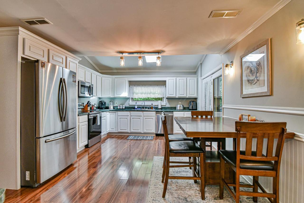 South Asheville Home With Hot Tub Just 11 Miles To Downtown Buitenkant foto